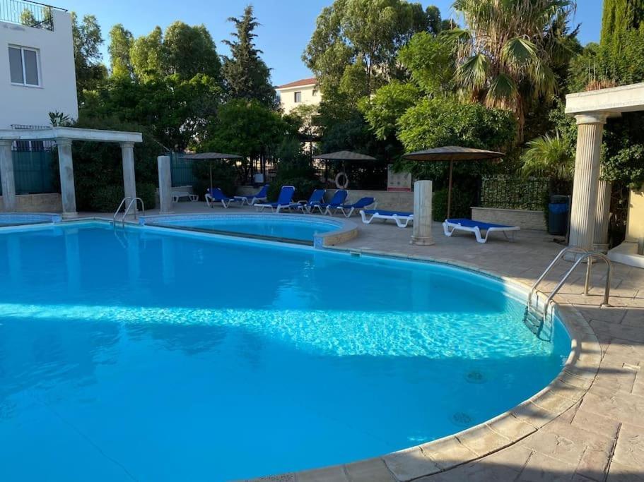 Leah'S Deluxe Villa Терсефану Экстерьер фото