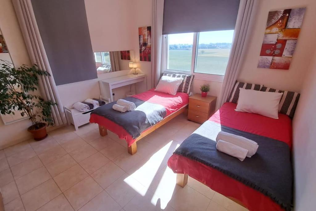 Leah'S Deluxe Villa Терсефану Экстерьер фото